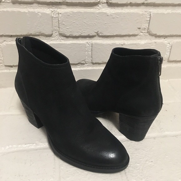 Steve Madden Shoes - Steve Madden black leather randi back zip booties